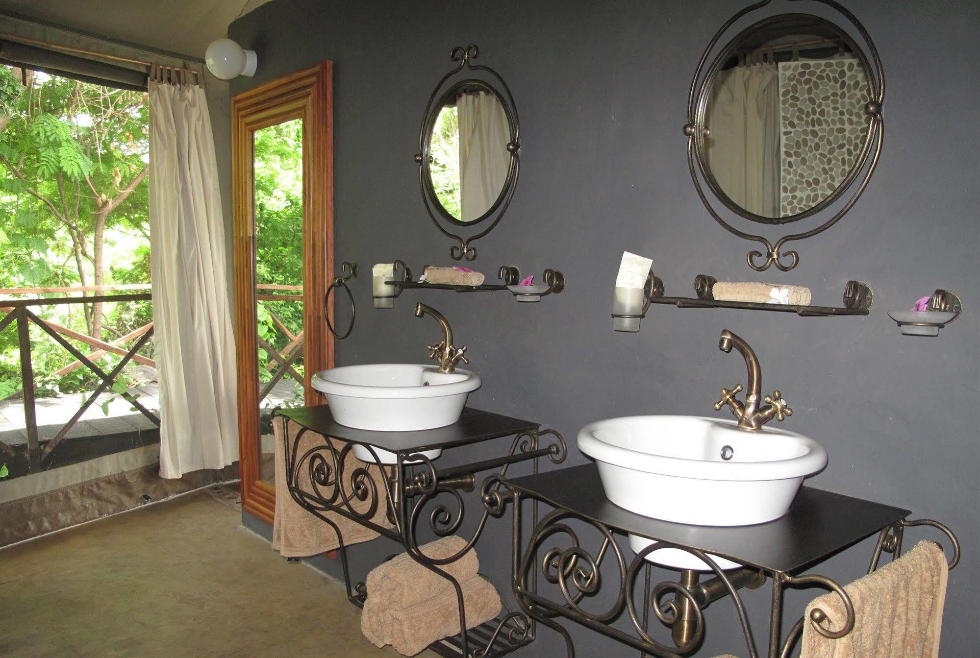 Blue Zebra Island Lodge Senga Luaran gambar