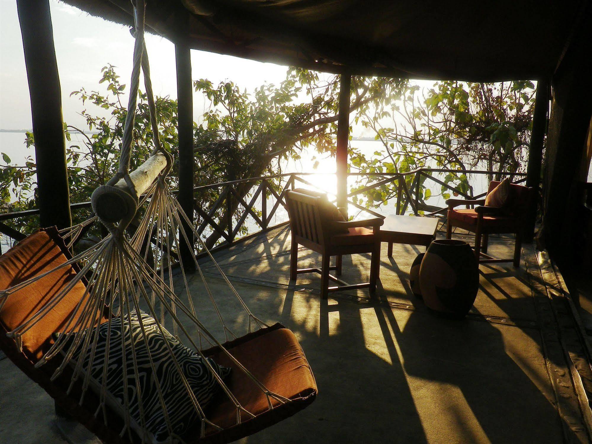 Blue Zebra Island Lodge Senga Luaran gambar
