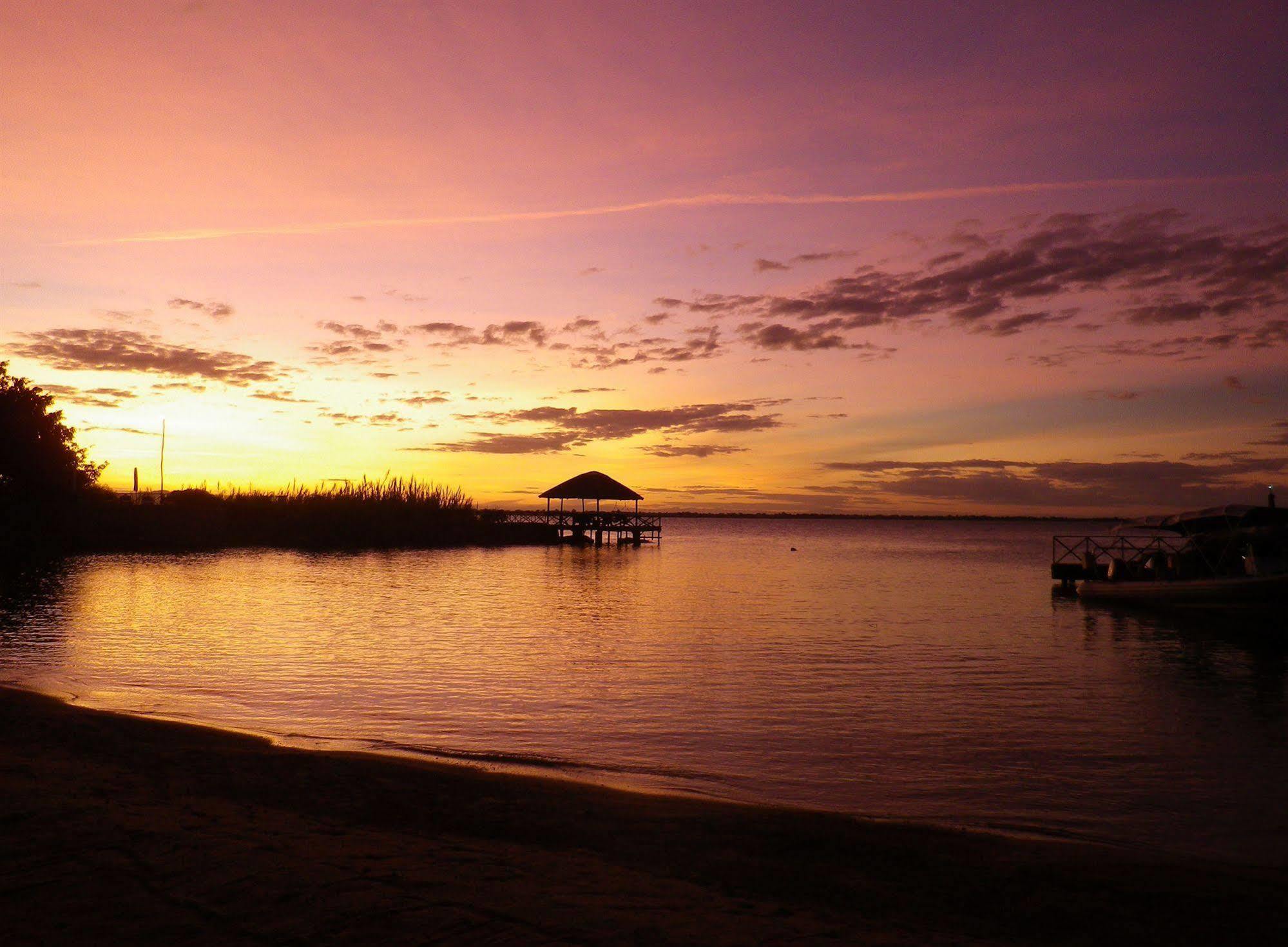 Blue Zebra Island Lodge Senga Luaran gambar