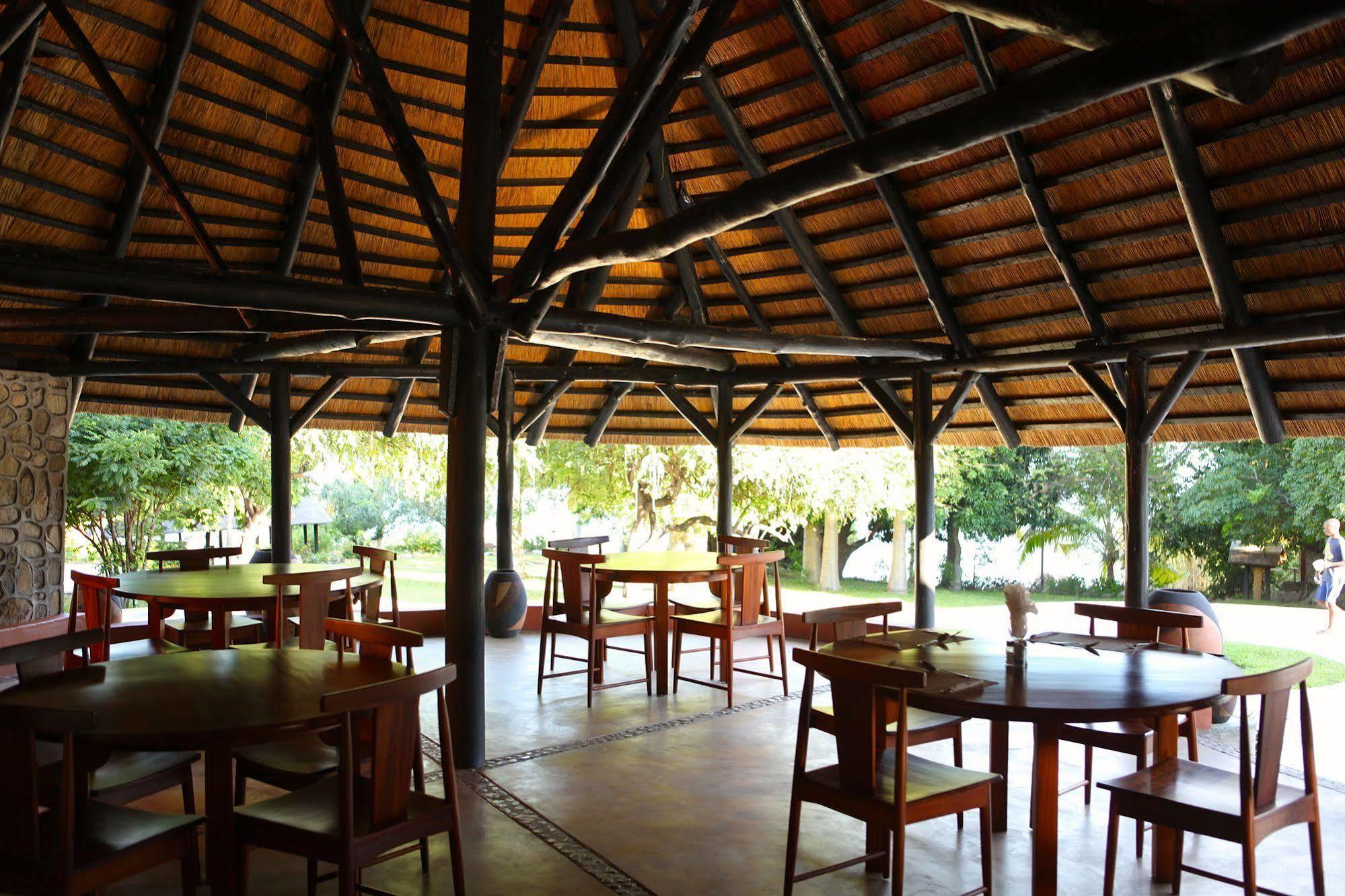Blue Zebra Island Lodge Senga Luaran gambar