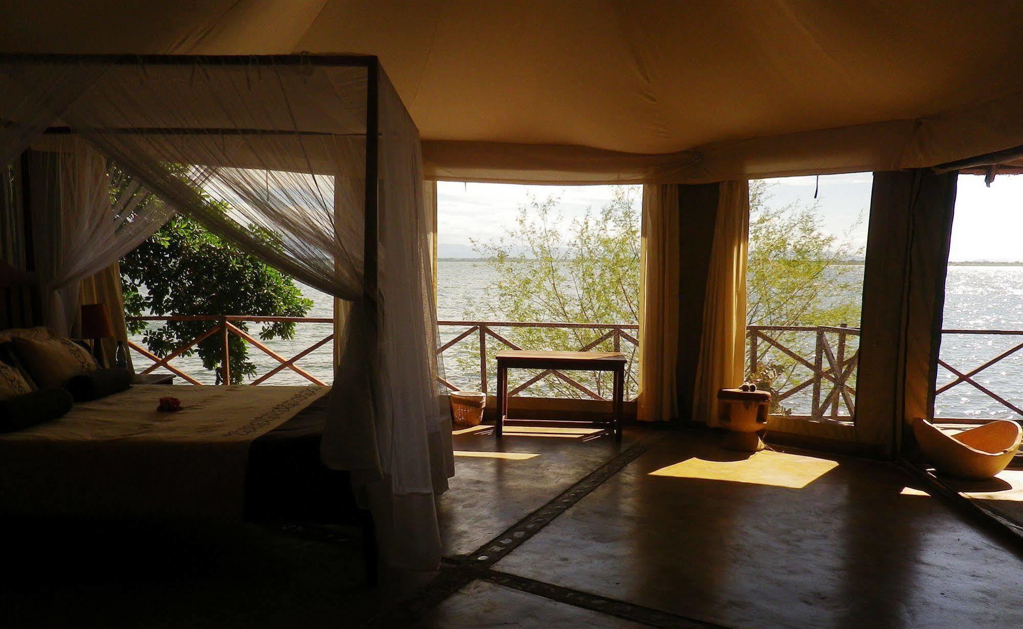 Blue Zebra Island Lodge Senga Luaran gambar